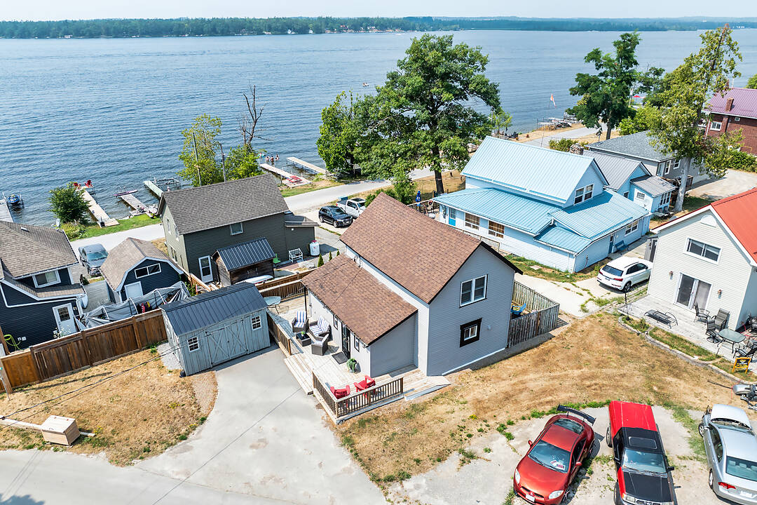 42 Pavillion Rd, Kawartha Lakes, Ontario