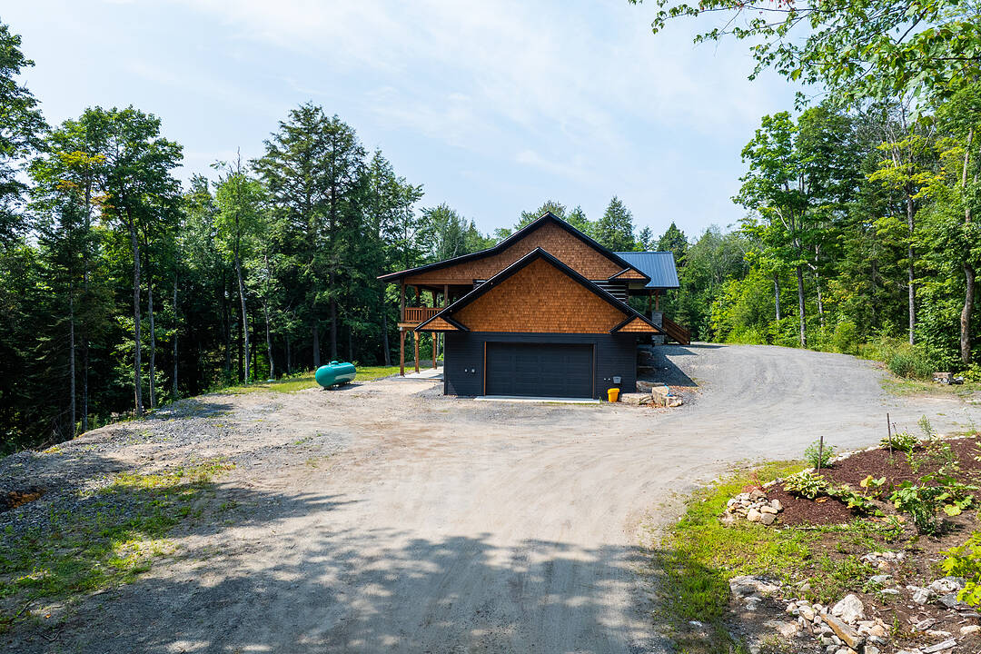 2749 Brunel Rd S, Huntsville, Ontario