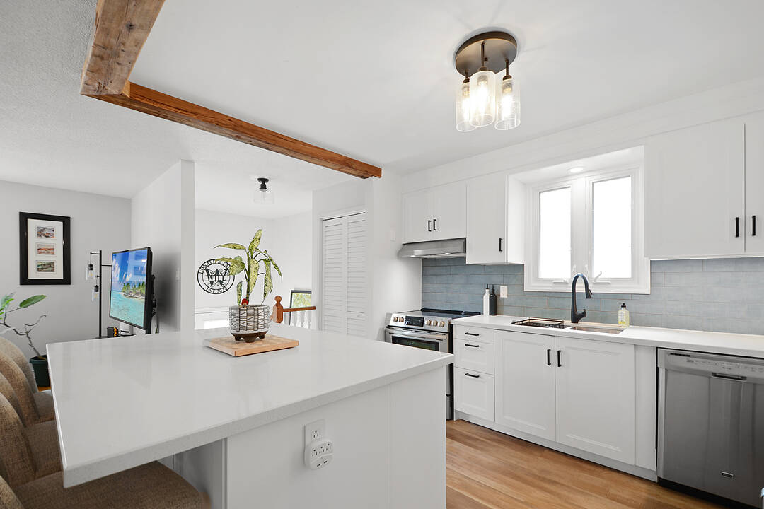 6 Longview Drive, Bradford West Gwillimbury, Ontario