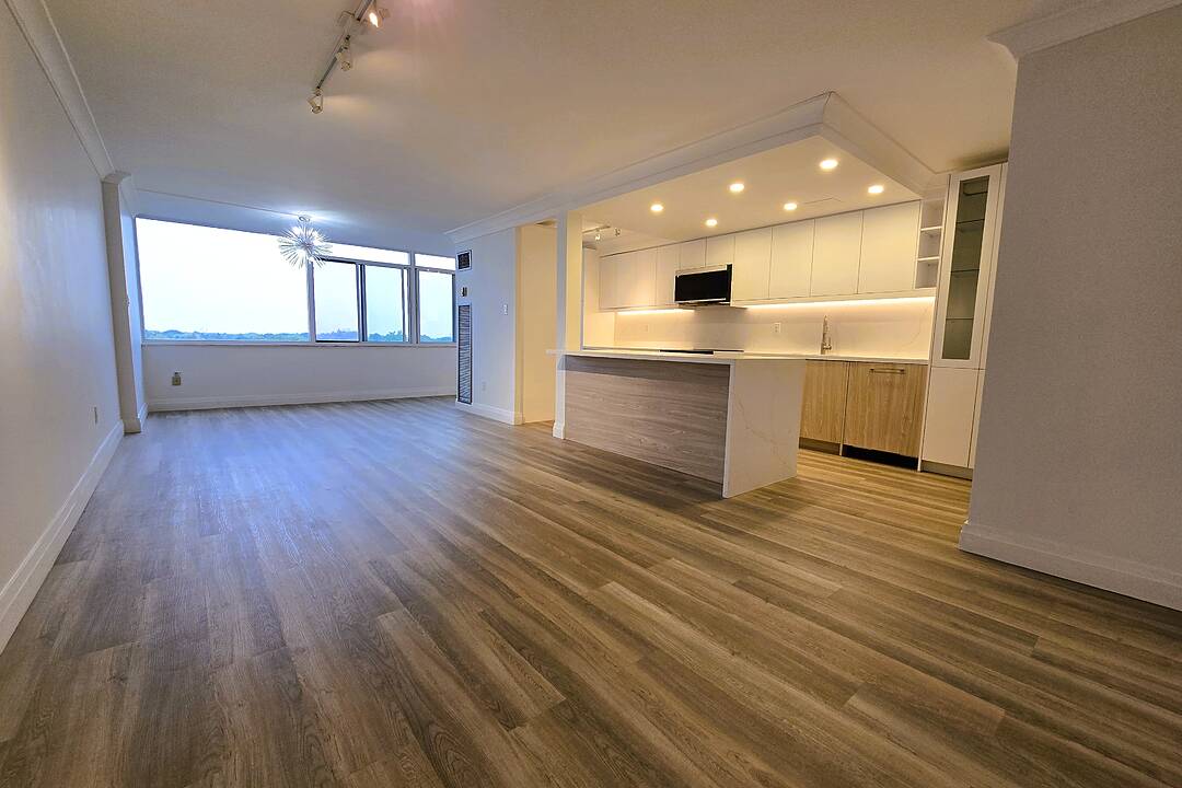 3000 Bathurst St #706, Toronto, Ontario