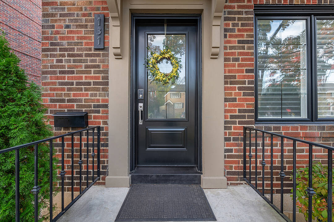 131 Glenvale Blvd, Toronto, Ontario