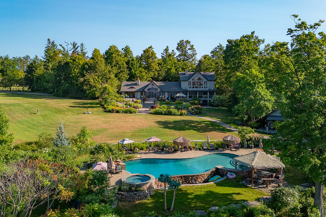 2533 Ridge Road W, Oro-Medonte, Ontario