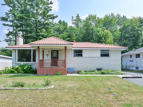 455 Fairview Dr, Gravenhurst