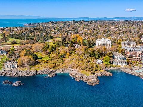 1069/1101 Beach Drive, Oak Bay