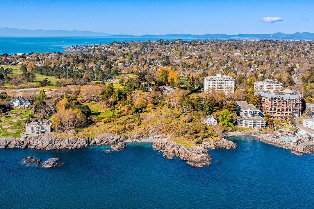 1069/1101 Beach Drive, Oak Bay, British Columbia