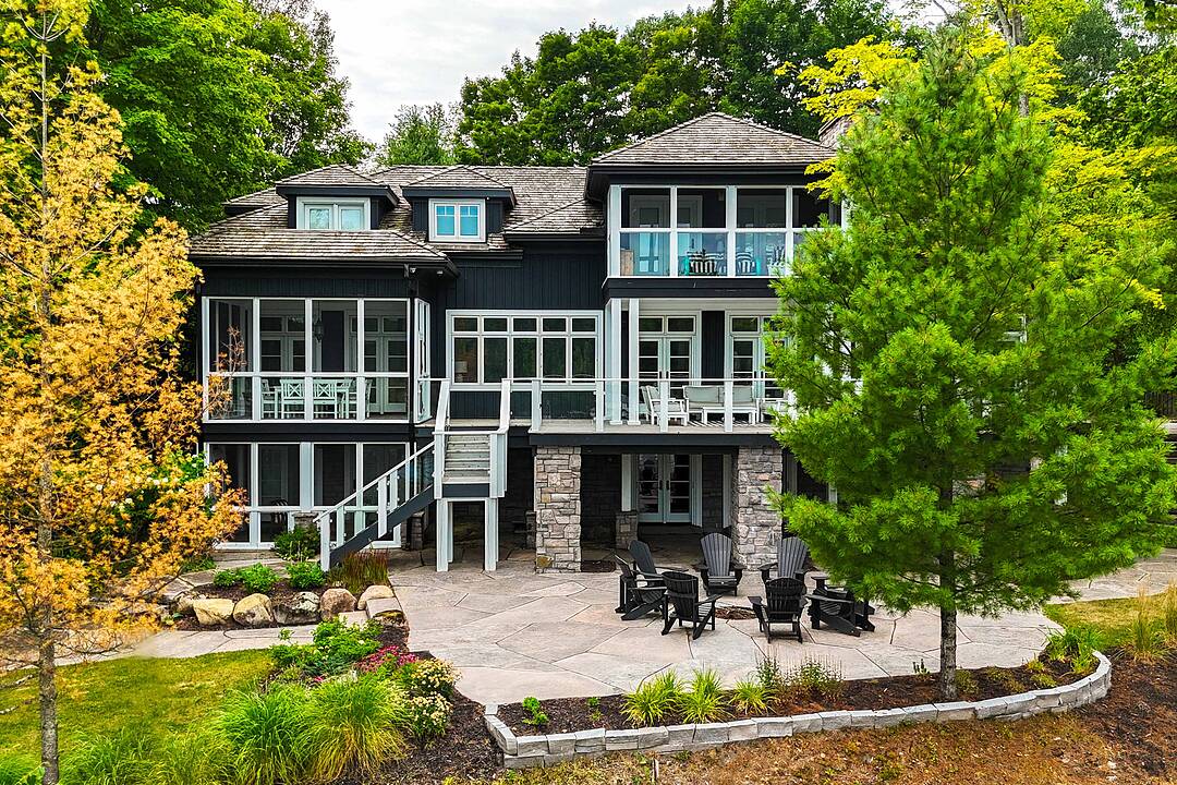 1037 Elgin House Rd, Muskoka Lakes, Ontario