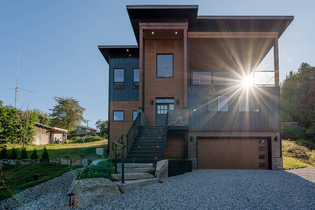 6159 Gale Avenue S, Sechelt, British Columbia