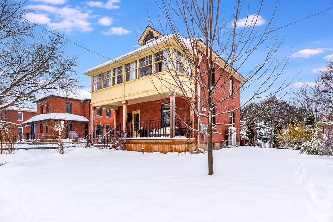 12 Elizabeth Street W, Clearview, Ontario