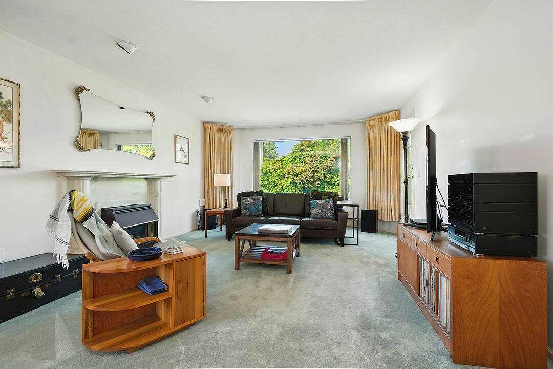 1566 Cliff Avenue, Burnaby, British Columbia