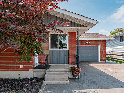 1679 Holley Crescent, Cambridge