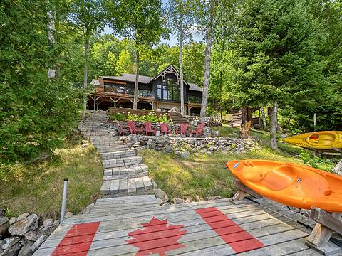 1068 Upper Lane, Highlands East