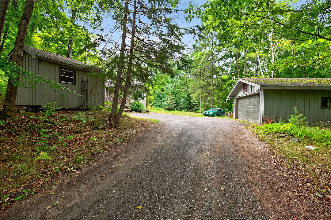 1132 Limberlost Rd, Lake of Bays, Ontario