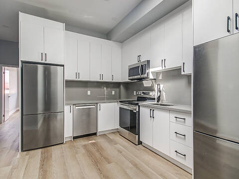 453 Dundas St W #3, Toronto