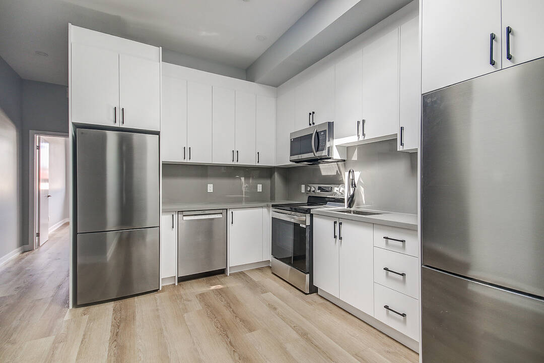 453 Dundas St W #3, Toronto, Ontario
