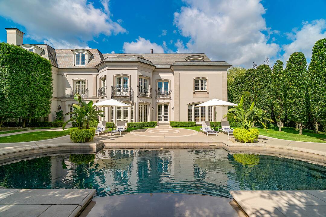 42 Burton Rd, Toronto, Ontario
