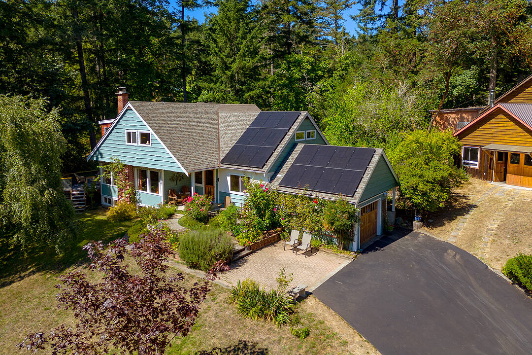 4664-4670 Spring Road, Saanich, British Columbia