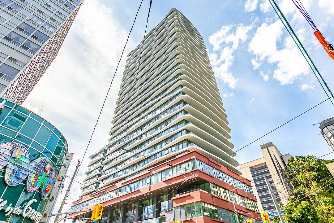 292 Dundas St W #610, Toronto, Ontario