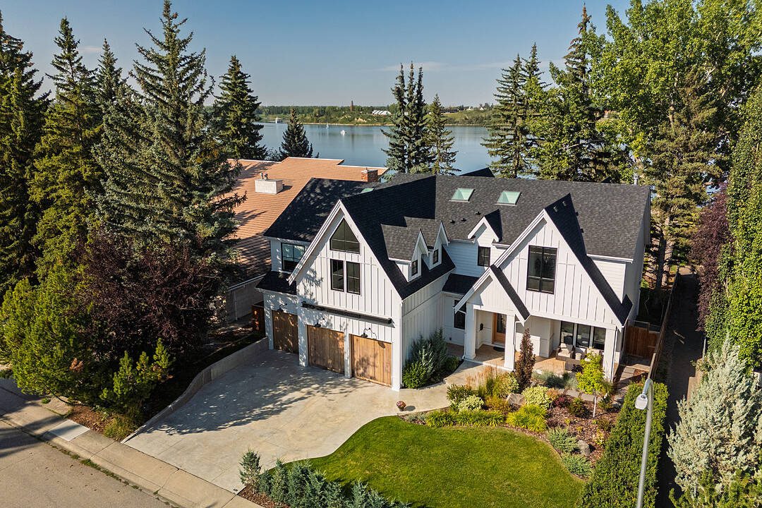 2004 Bay Shore Road SW, Calgary, Alberta