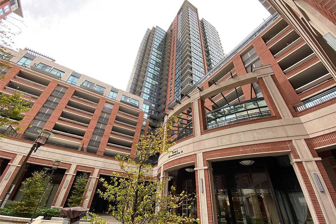 830 Lawrence Ave W #802, Toronto, Ontario