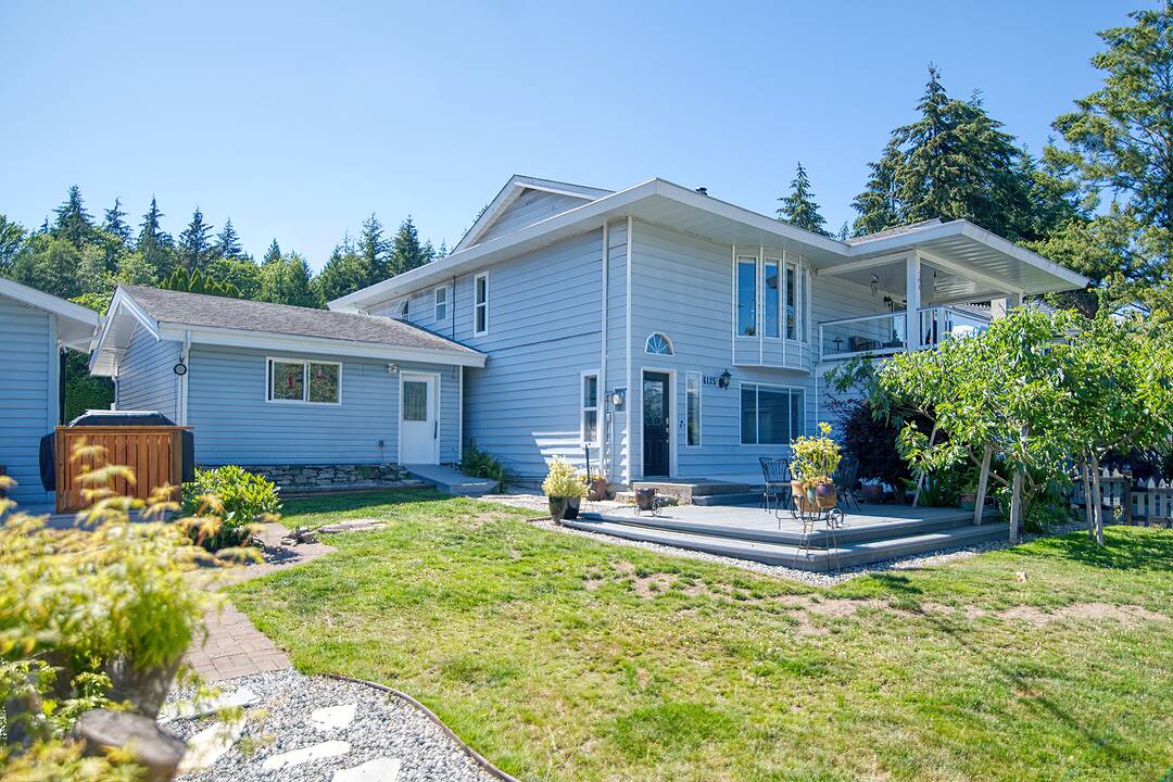 6135 Fairway Avenue, Sechelt, British Columbia