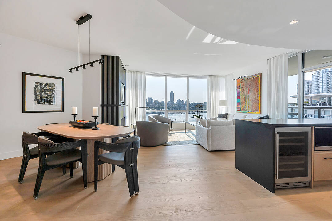1328 Marinaside Crescent #801, Vancouver, British Columbia