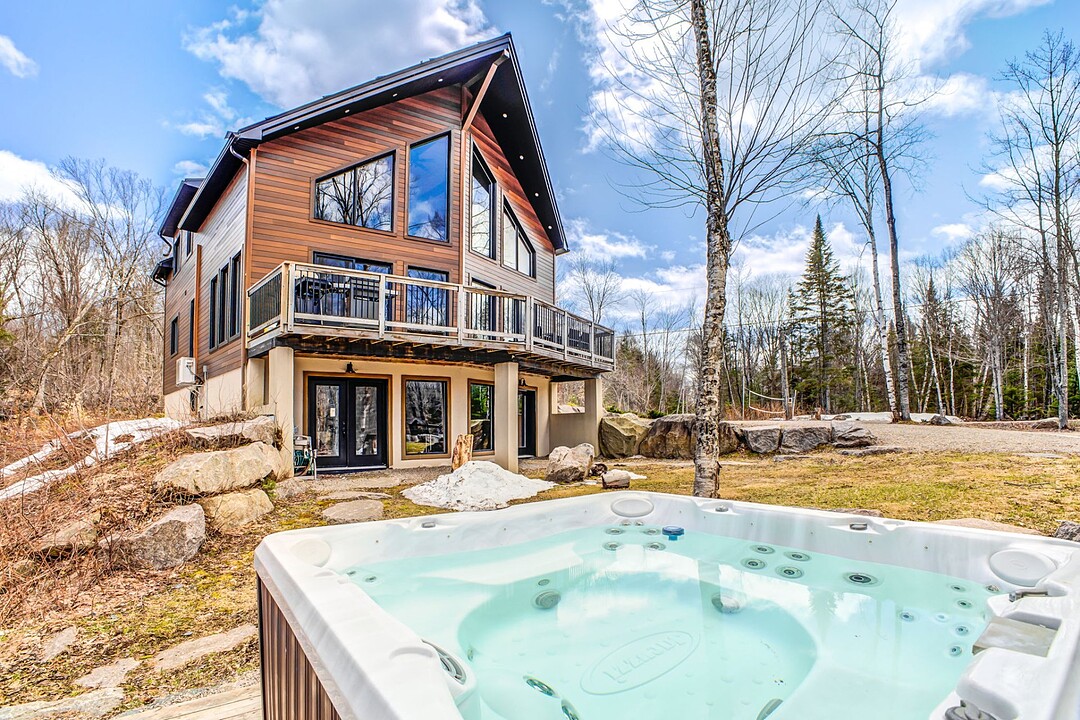 312 Ch. du Lac-aux-Ours, Lac-Supérieur, Québec