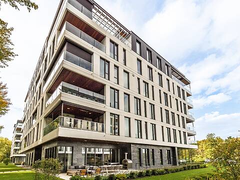 1100 Rue les Érables, Apt. 104, Laval-sur-le-Lac