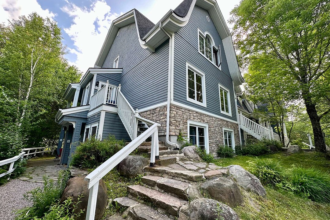118 Ch. des Quatre-Sommets, Apt. 9, Mont-Tremblant, Québec
