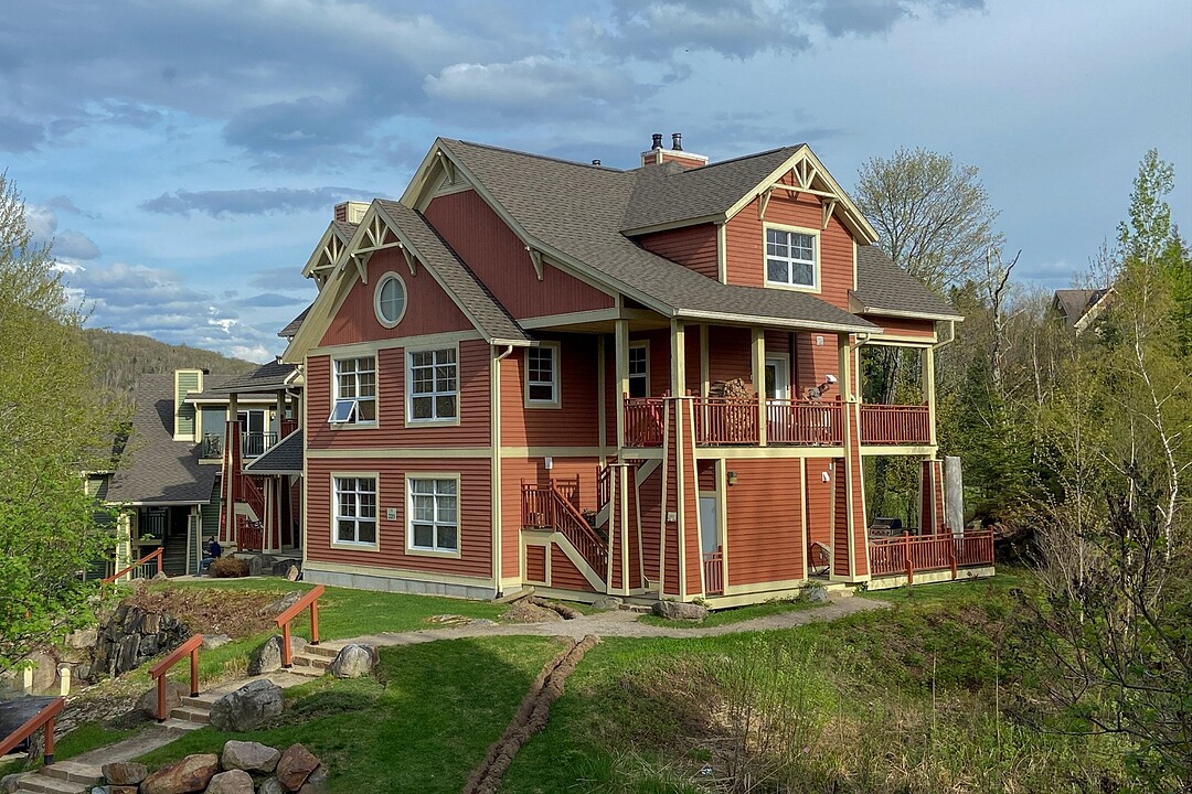 223 Ch. des Quatre-Sommets, Apt. 3, Mont-Tremblant, Québec