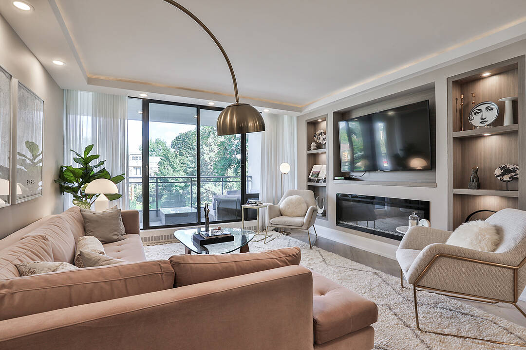 235 St Clair Ave W #301, Toronto, Ontario