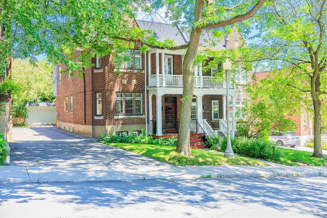 655 Av. Victoria, Westmount, Québec