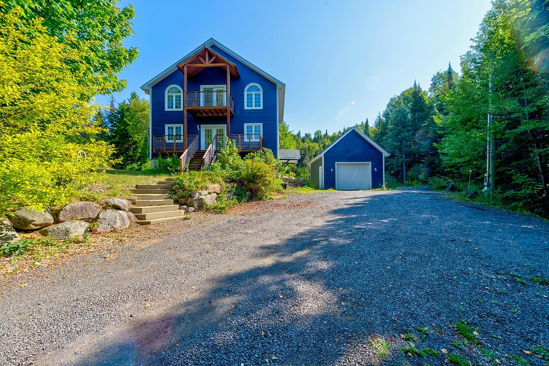 1366 Rue Lucille, Val-David, Quebec