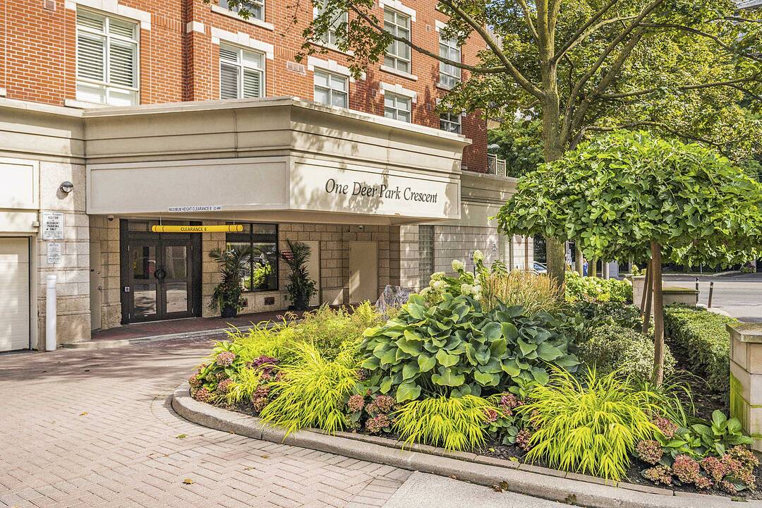 1 Deer Park Cres #605, Toronto, Ontario