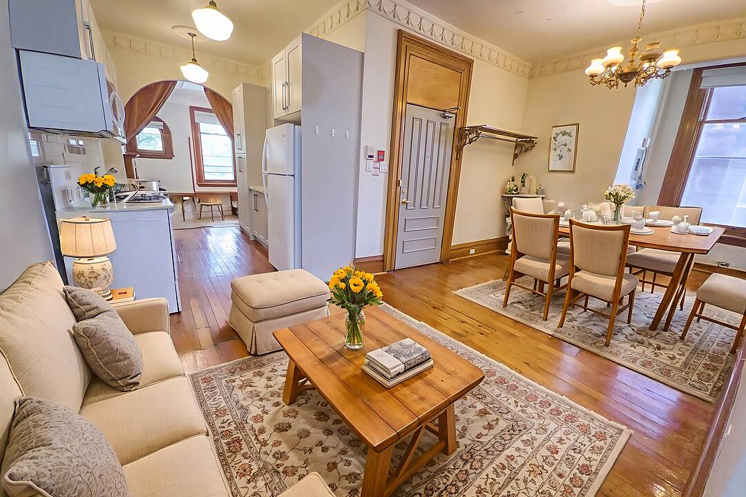71 Spadina Rd #3, Toronto, Ontario