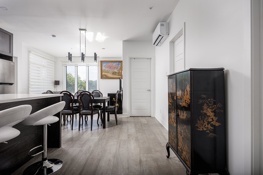 79 Av. Elm, Apt. 201, Beaconsfield, Québec