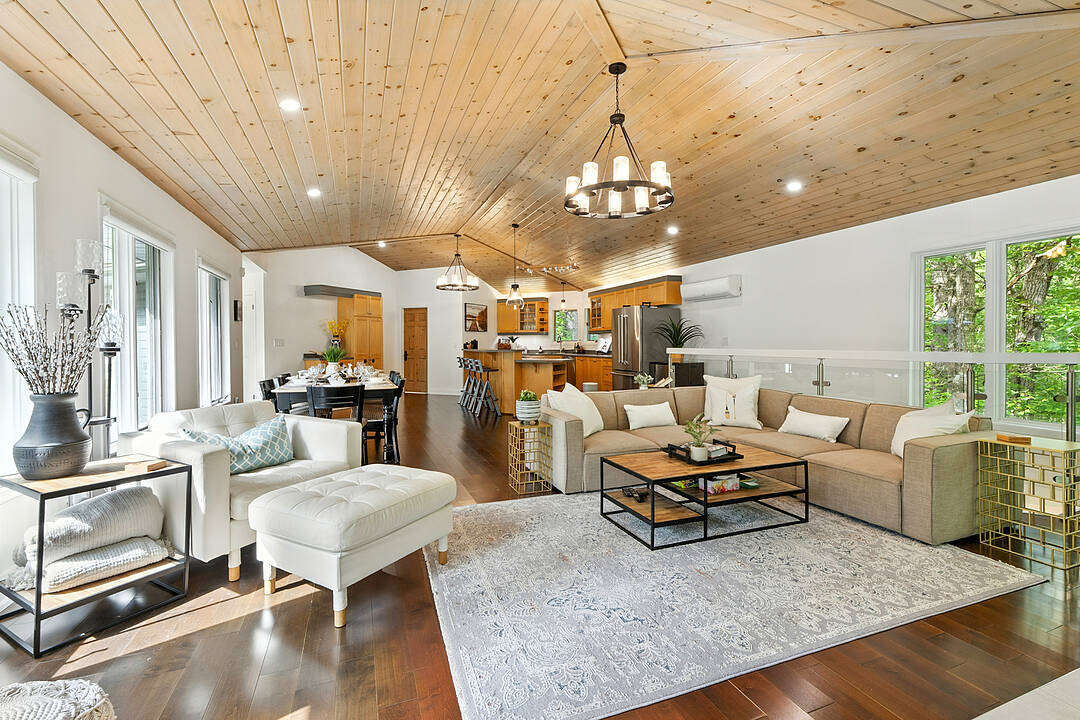 1060 North Kahshe Lake Rd, Gravenhurst, Ontario