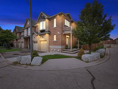 745 Farmstead Dr #21, Milton