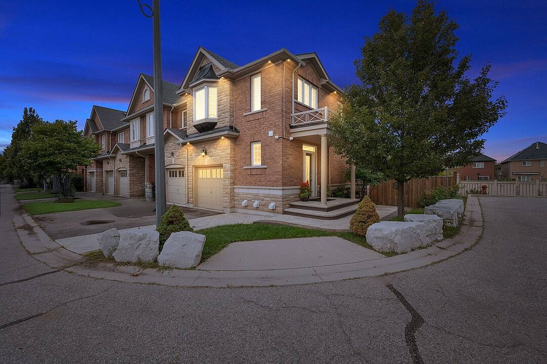 745 Farmstead Dr #21, Milton, Ontario
