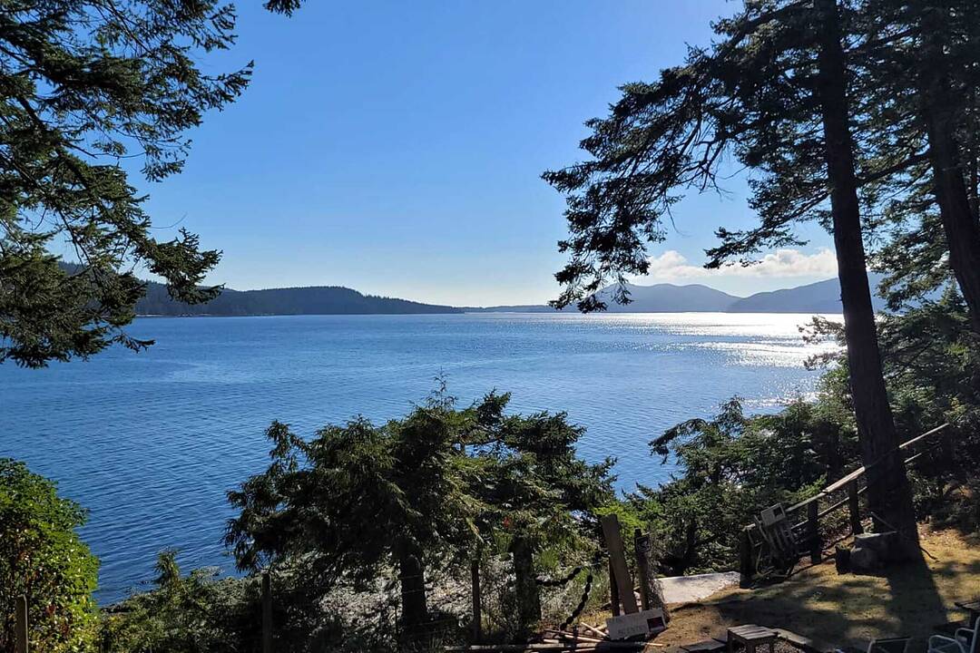 4218 Armadale Road, Pender Island, British Columbia