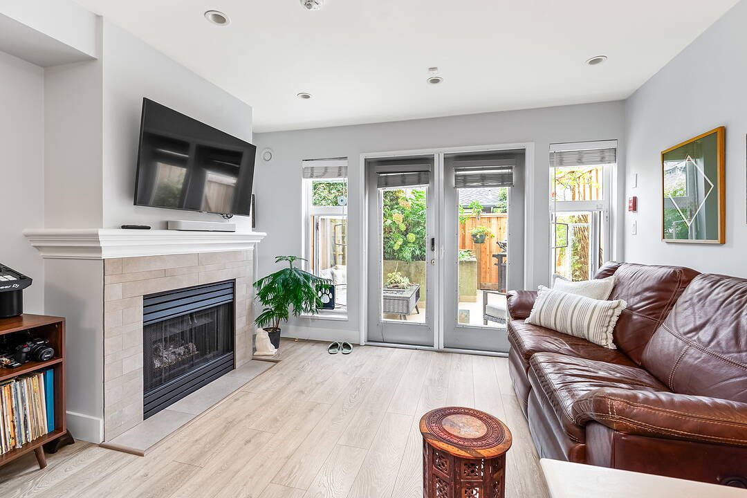 2545 Broadway W #208, Vancouver, British Columbia
