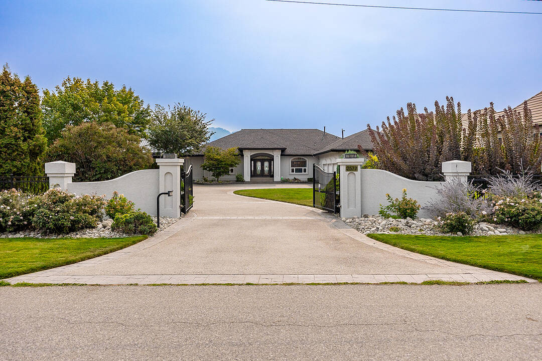 2577 Whitworth Road, West Kelowna, British Columbia