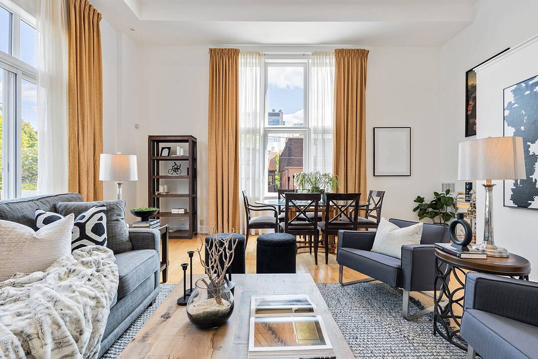 8A Cecil St, Toronto, Ontario