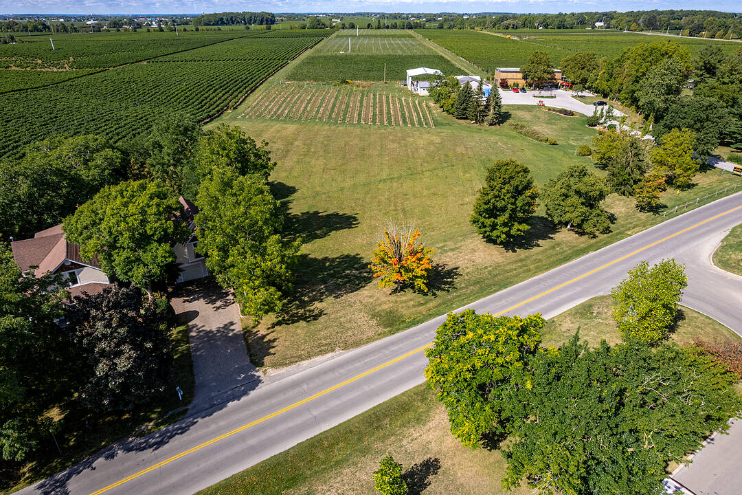 15936 Niagara Pkwy, Niagara-on-the-Lake, Ontario
