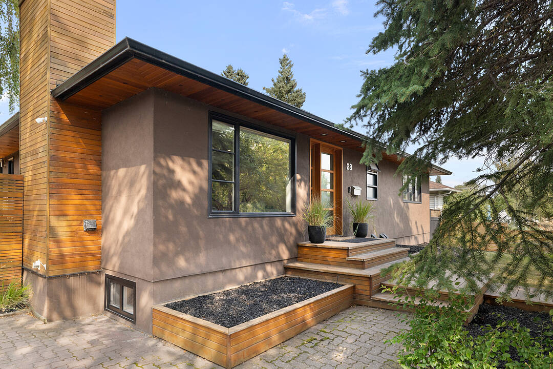 28 Glamorgan Drive SW, Calgary, Alberta