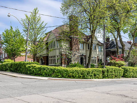 131 Highbourne Rd #Upper, Toronto