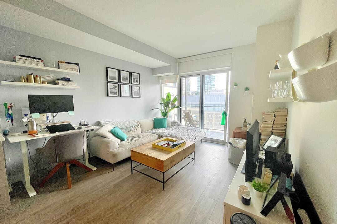 105 George St #706, Toronto, Ontario