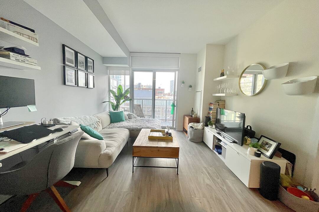 105 George St #706, Toronto, Ontario