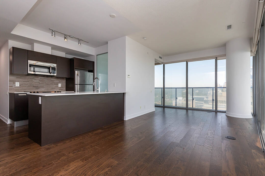 1815 Yonge St #1806, Toronto, Ontario