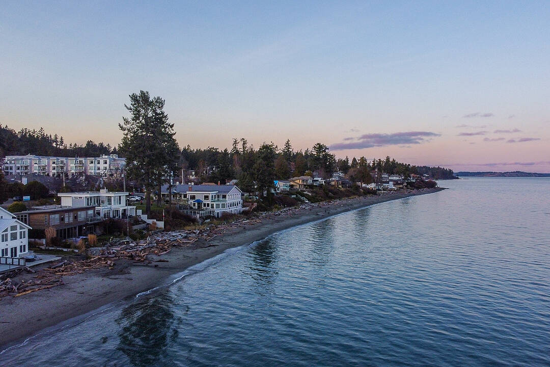 5090 Cordova Bay Road, Saanich, British Columbia