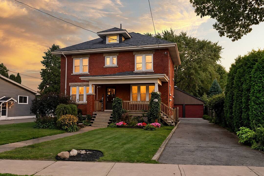 122 Lake Avenue Dr, Hamilton, Ontario
